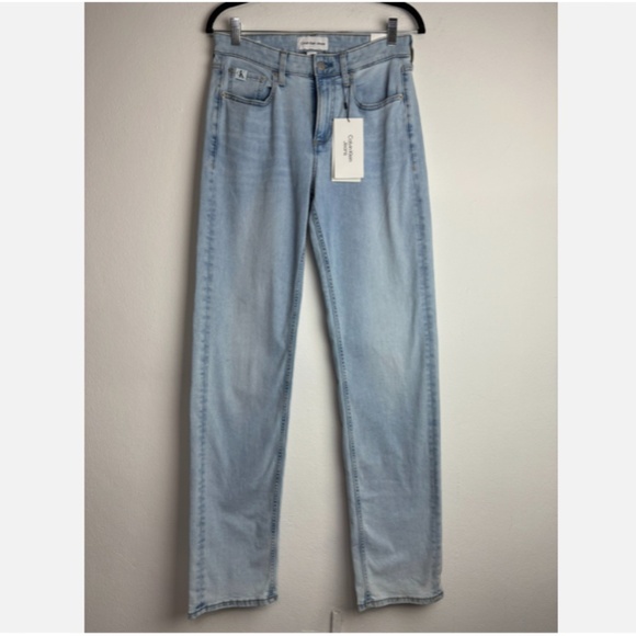 NWT Calvin Klein Jeans Womens 90s Straight Leg Blue Light Wash Denim Size 28 - Picture 2 of 6